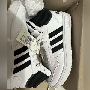 NWT men’s shoes Adidas size 7.5